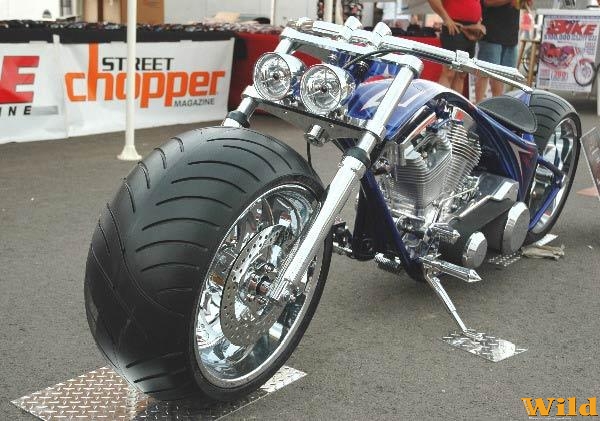 Íme a fejvadász!
HEADHUNTER