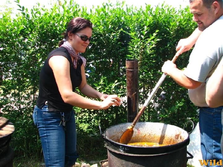 Te csak keverjed, én majd nyomom :)